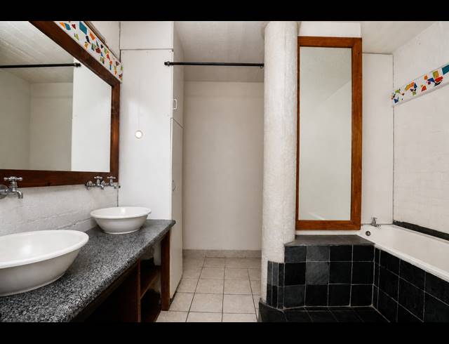 2 BEDROOM APARTMENT FOR SALE IN ESSENWOOD